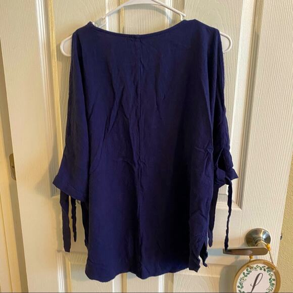 Umgee Linen Blend Navy Blue Cold Shoulder Top Size Medium - Picture 7 of 7
